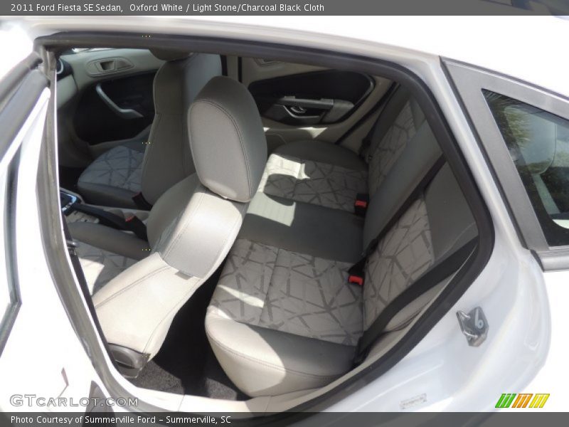 Oxford White / Light Stone/Charcoal Black Cloth 2011 Ford Fiesta SE Sedan