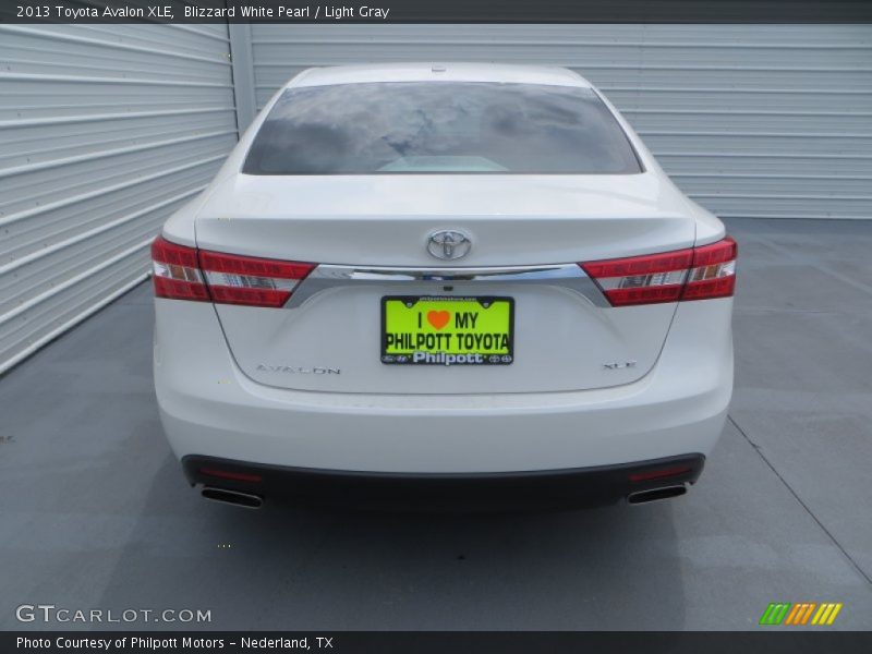 Blizzard White Pearl / Light Gray 2013 Toyota Avalon XLE