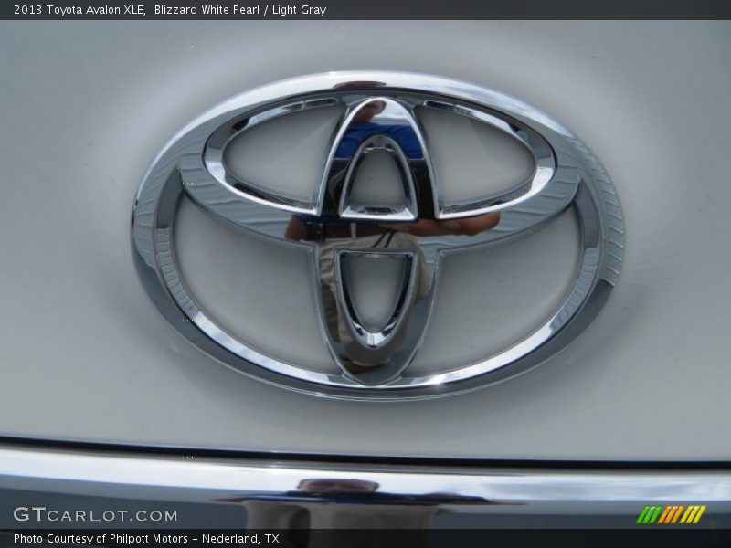 Blizzard White Pearl / Light Gray 2013 Toyota Avalon XLE