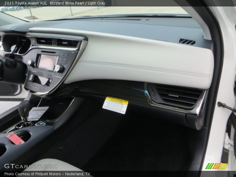 Blizzard White Pearl / Light Gray 2013 Toyota Avalon XLE