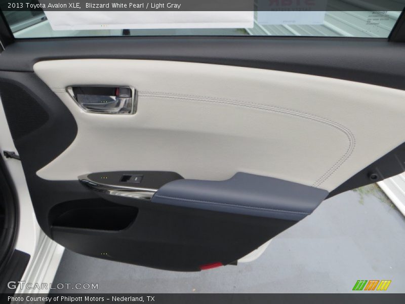 Blizzard White Pearl / Light Gray 2013 Toyota Avalon XLE