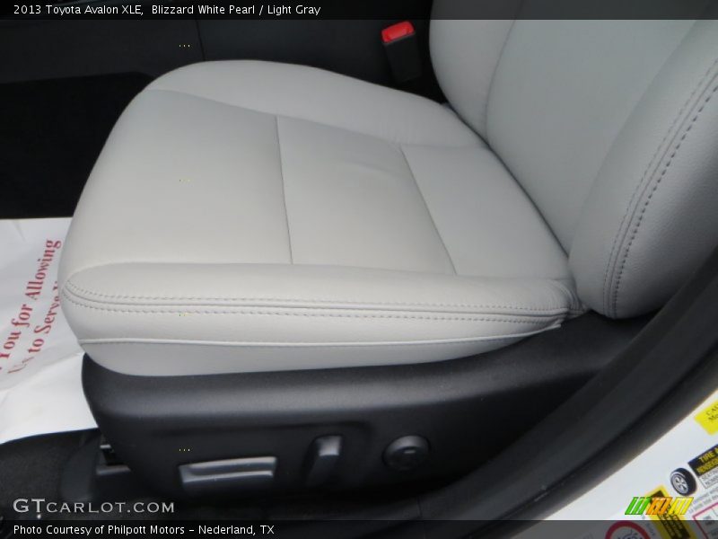 Blizzard White Pearl / Light Gray 2013 Toyota Avalon XLE