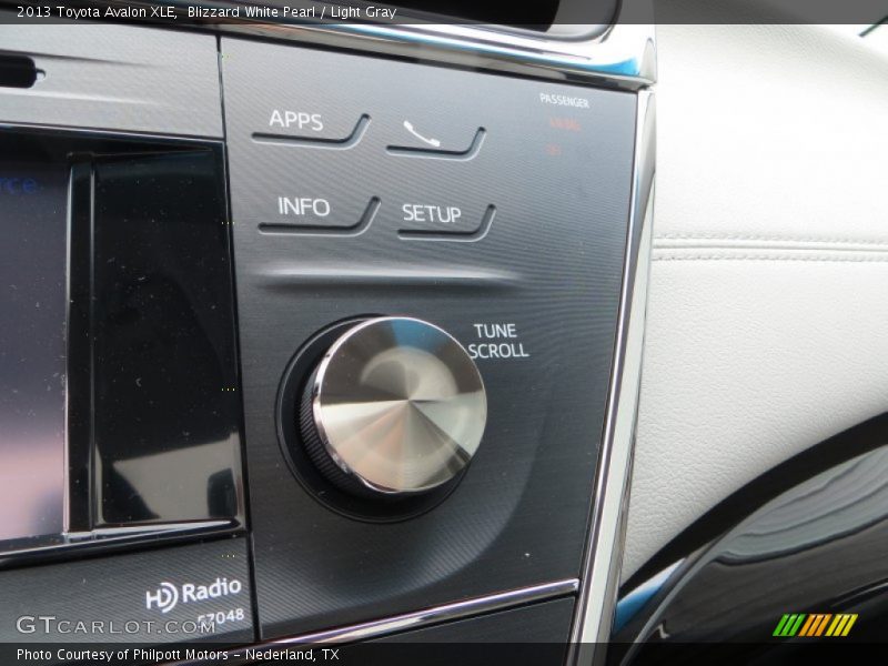 Blizzard White Pearl / Light Gray 2013 Toyota Avalon XLE
