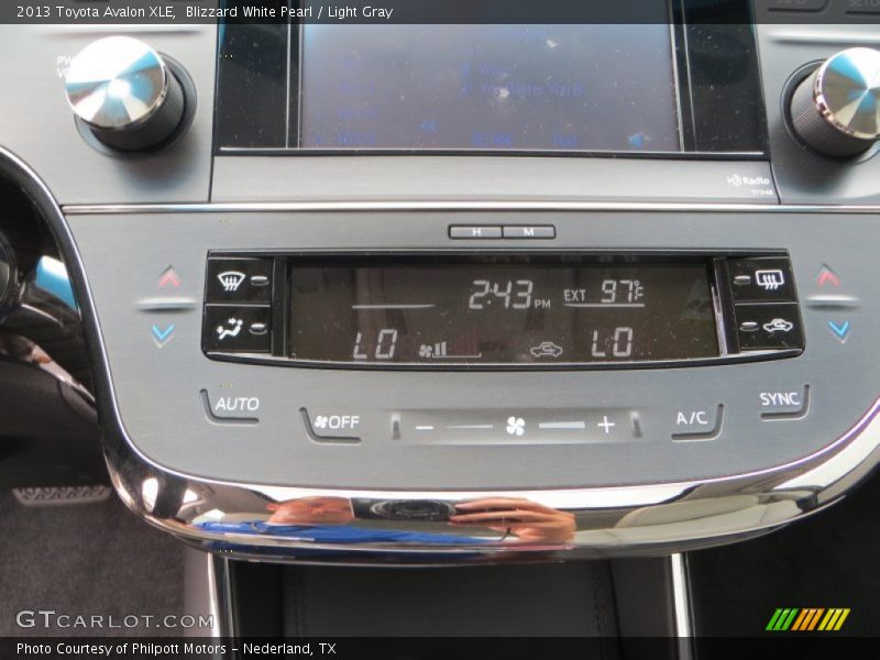 Blizzard White Pearl / Light Gray 2013 Toyota Avalon XLE