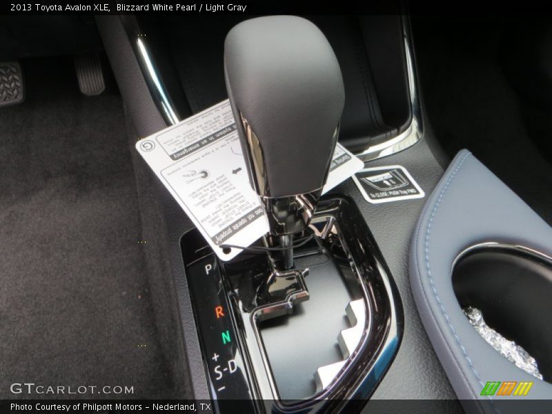 Blizzard White Pearl / Light Gray 2013 Toyota Avalon XLE