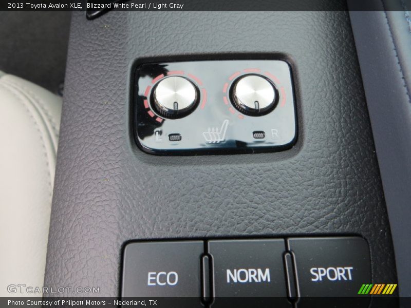 Blizzard White Pearl / Light Gray 2013 Toyota Avalon XLE