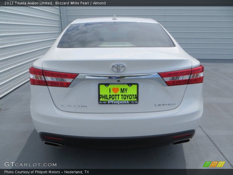Blizzard White Pearl / Almond 2013 Toyota Avalon Limited