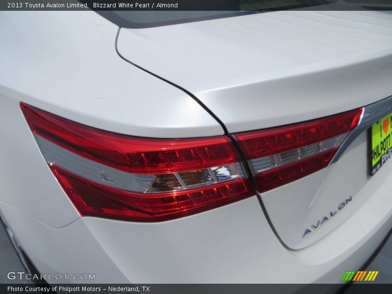 Blizzard White Pearl / Almond 2013 Toyota Avalon Limited