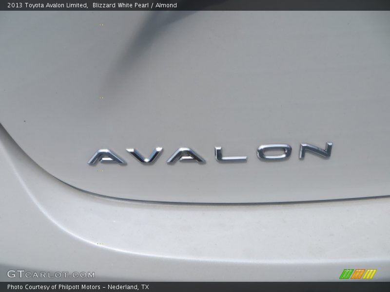 Blizzard White Pearl / Almond 2013 Toyota Avalon Limited