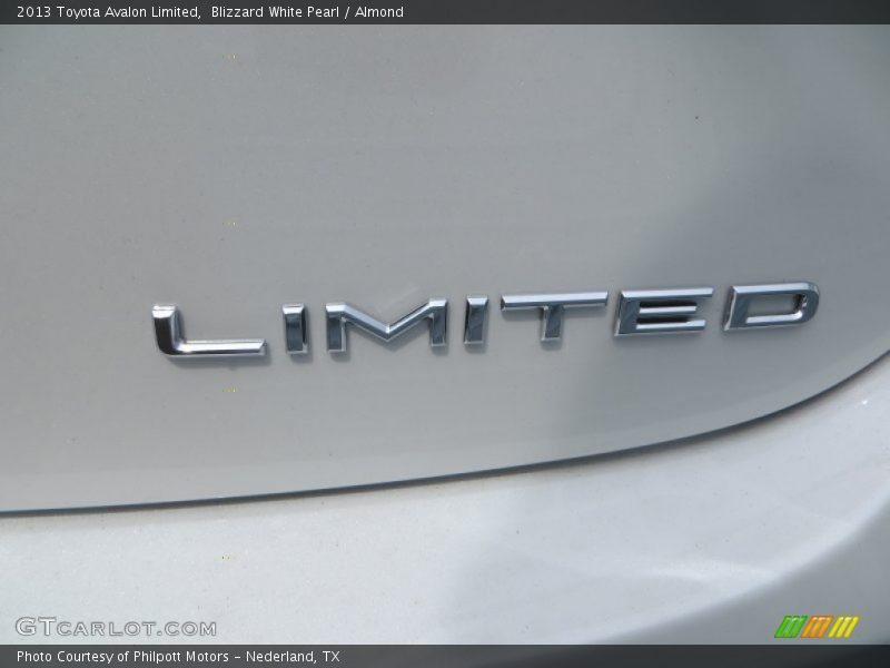 Blizzard White Pearl / Almond 2013 Toyota Avalon Limited