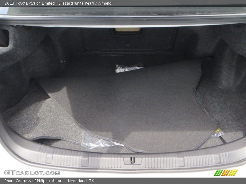 Blizzard White Pearl / Almond 2013 Toyota Avalon Limited