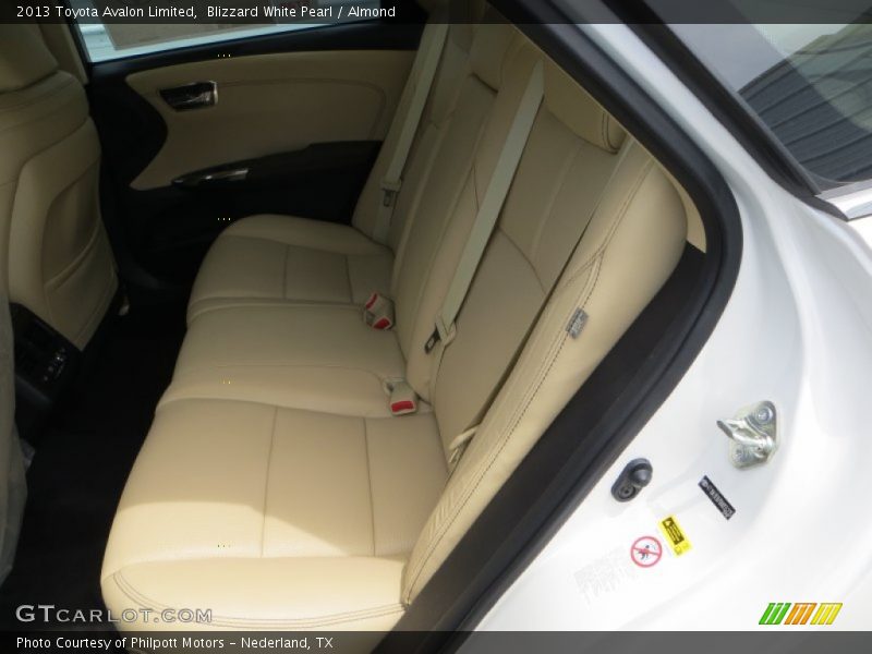 Blizzard White Pearl / Almond 2013 Toyota Avalon Limited
