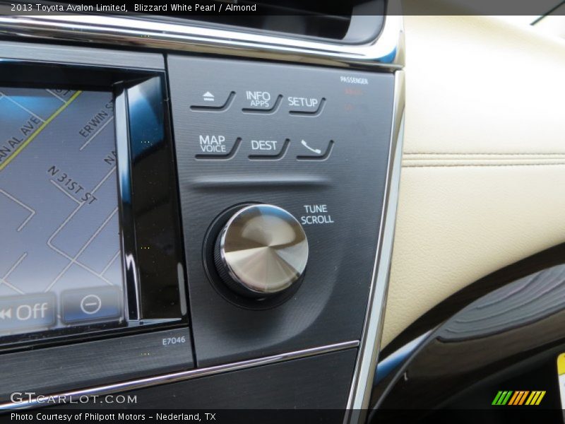 Blizzard White Pearl / Almond 2013 Toyota Avalon Limited
