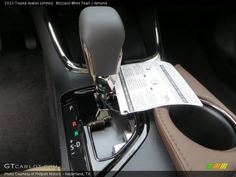 Blizzard White Pearl / Almond 2013 Toyota Avalon Limited