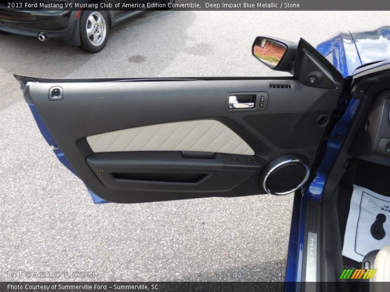 Door Panel of 2013 Mustang V6 Mustang Club of America Edition Convertible