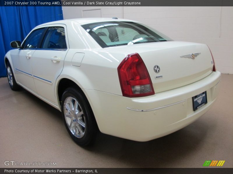 Cool Vanilla / Dark Slate Gray/Light Graystone 2007 Chrysler 300 Touring AWD