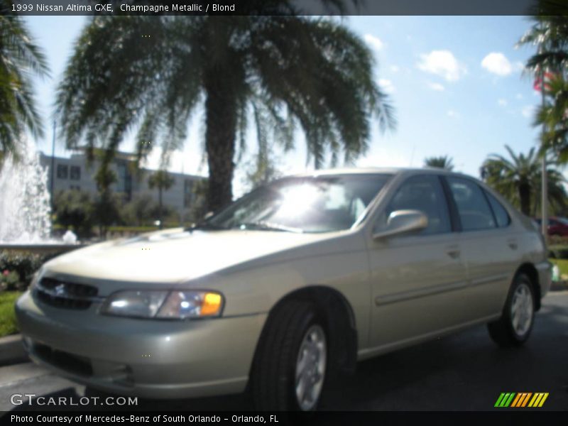 Champagne Metallic / Blond 1999 Nissan Altima GXE