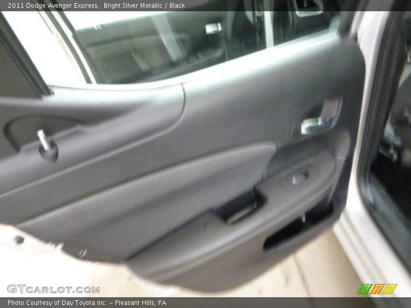 Bright Silver Metallic / Black 2011 Dodge Avenger Express