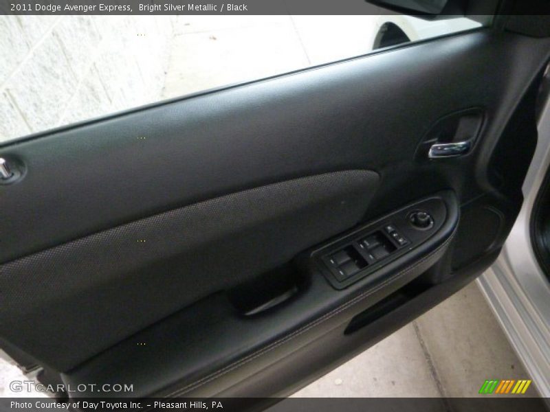 Bright Silver Metallic / Black 2011 Dodge Avenger Express