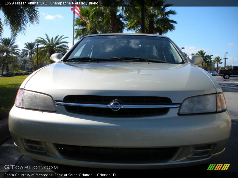 Champagne Metallic / Blond 1999 Nissan Altima GXE