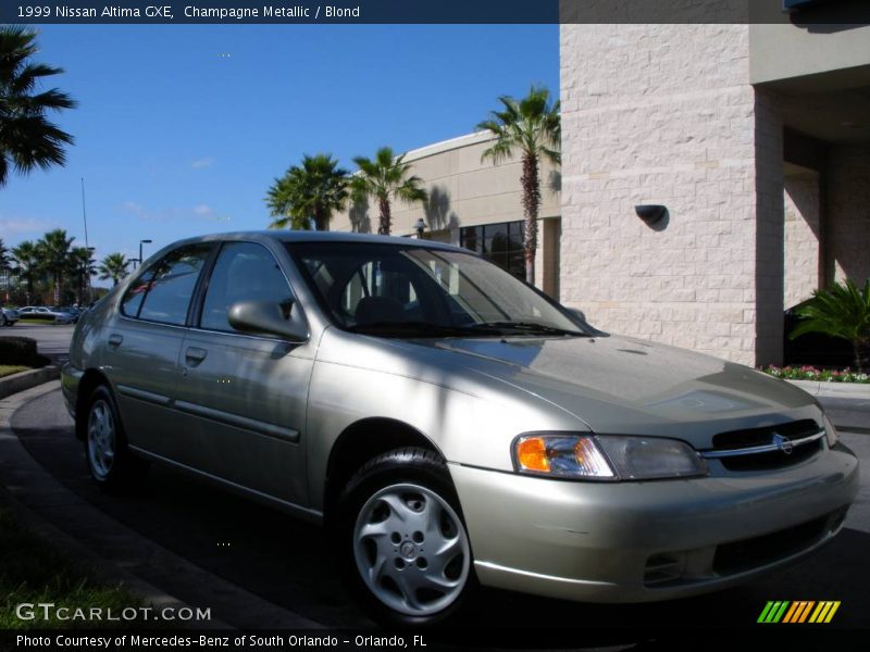 Champagne Metallic / Blond 1999 Nissan Altima GXE