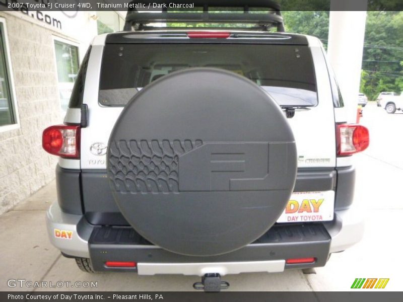 Titanium Metallic / Dark Charcoal 2007 Toyota FJ Cruiser 4WD
