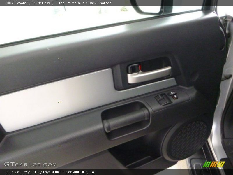 Titanium Metallic / Dark Charcoal 2007 Toyota FJ Cruiser 4WD