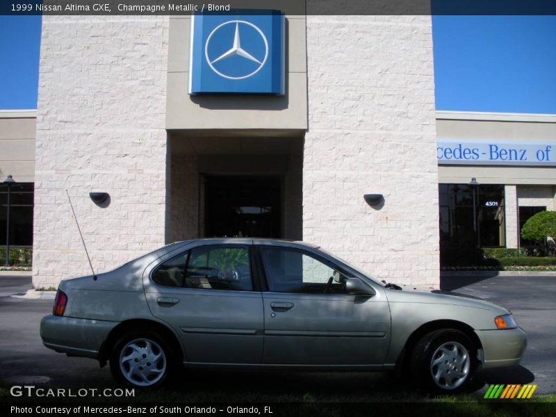 Champagne Metallic / Blond 1999 Nissan Altima GXE