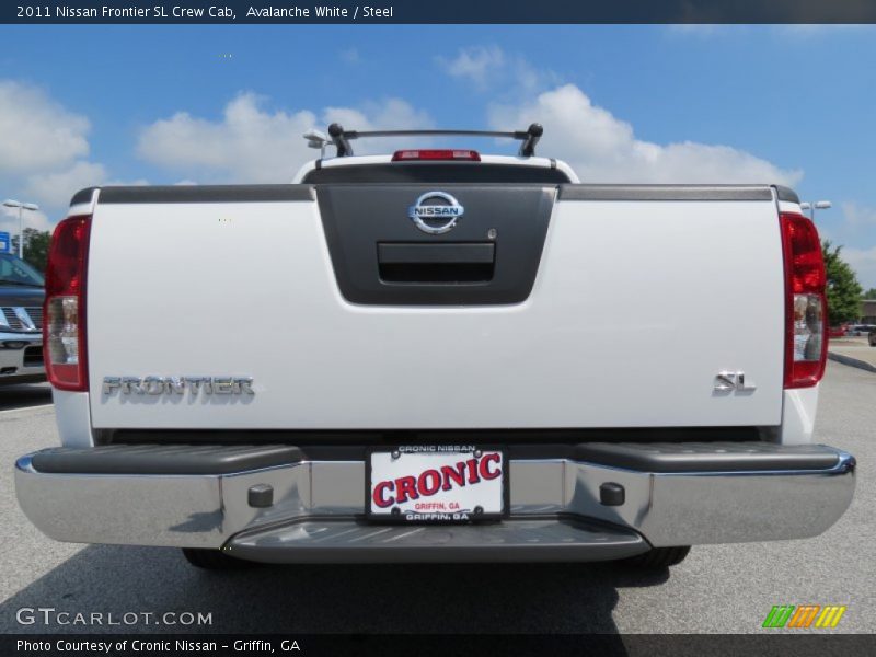 Avalanche White / Steel 2011 Nissan Frontier SL Crew Cab