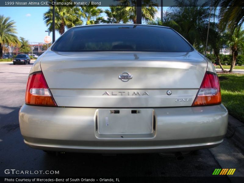 Champagne Metallic / Blond 1999 Nissan Altima GXE