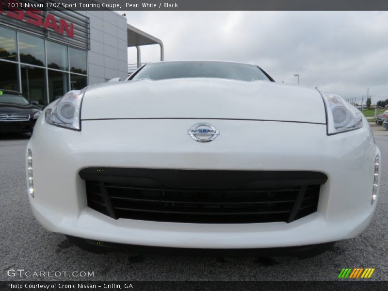 Pearl White / Black 2013 Nissan 370Z Sport Touring Coupe