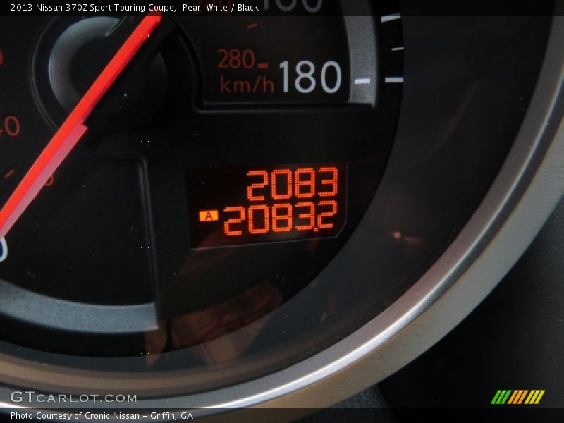 Pearl White / Black 2013 Nissan 370Z Sport Touring Coupe