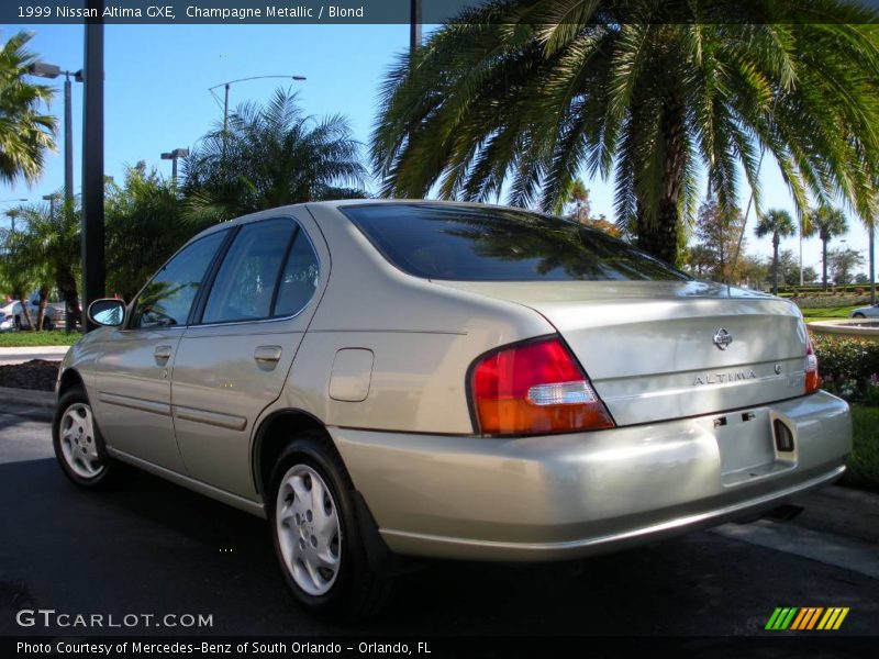 Champagne Metallic / Blond 1999 Nissan Altima GXE