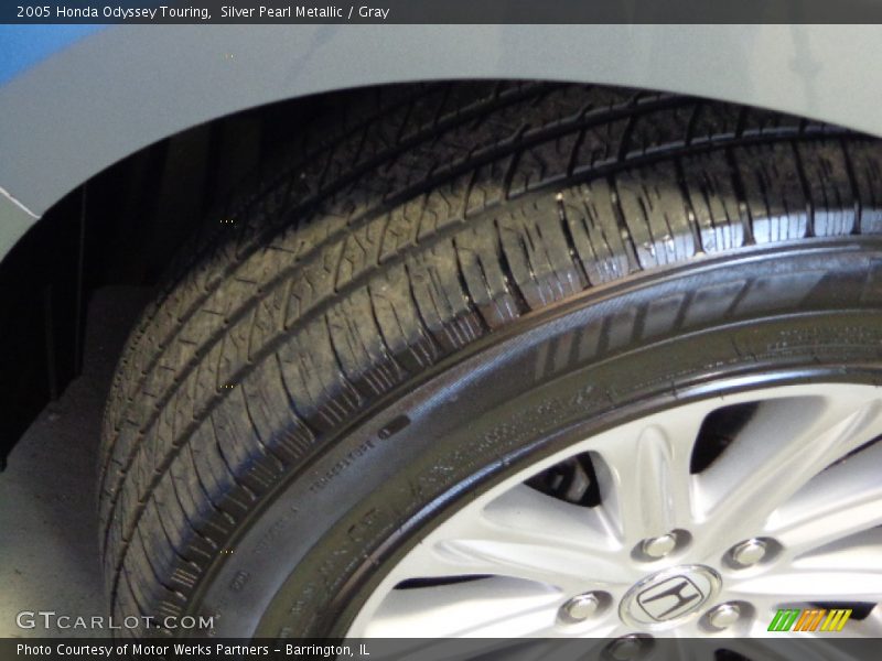 Silver Pearl Metallic / Gray 2005 Honda Odyssey Touring