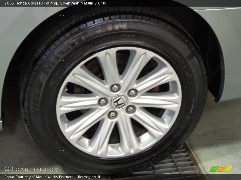 Silver Pearl Metallic / Gray 2005 Honda Odyssey Touring