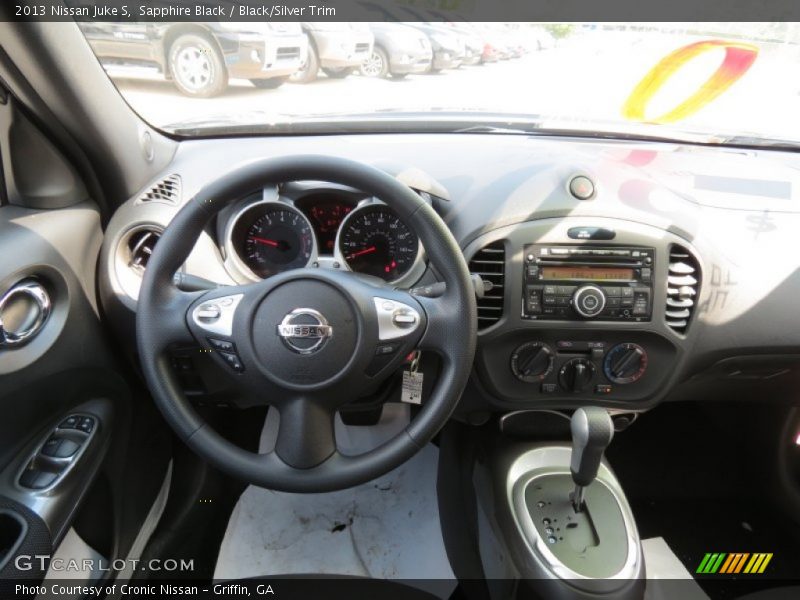 Sapphire Black / Black/Silver Trim 2013 Nissan Juke S