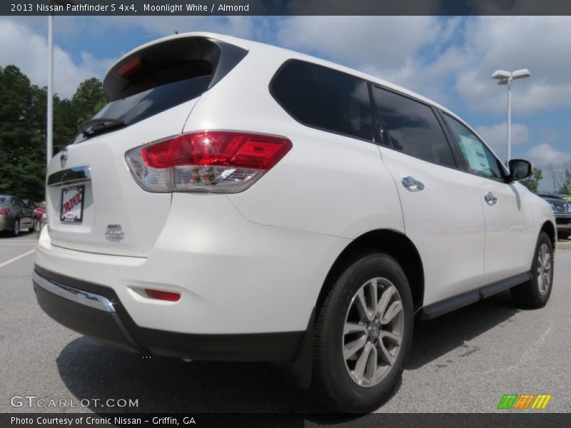 Moonlight White / Almond 2013 Nissan Pathfinder S 4x4