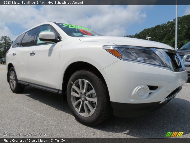 Moonlight White / Almond 2013 Nissan Pathfinder S 4x4