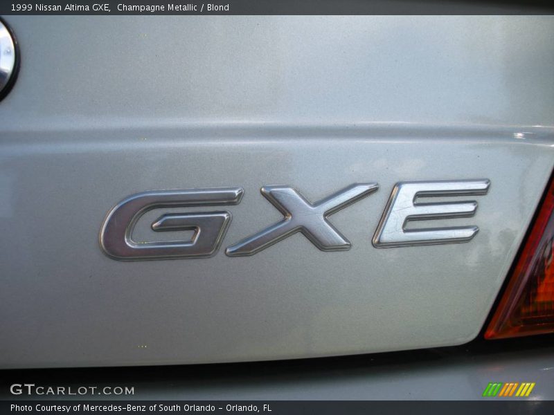 Champagne Metallic / Blond 1999 Nissan Altima GXE