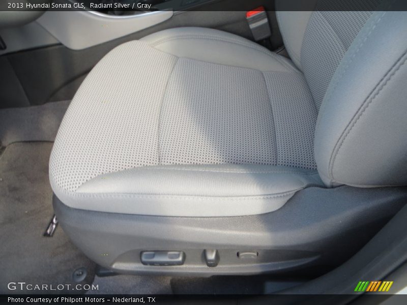 Radiant Silver / Gray 2013 Hyundai Sonata GLS