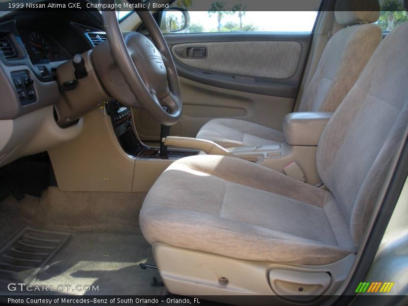Champagne Metallic / Blond 1999 Nissan Altima GXE