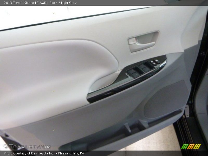 Black / Light Gray 2013 Toyota Sienna LE AWD