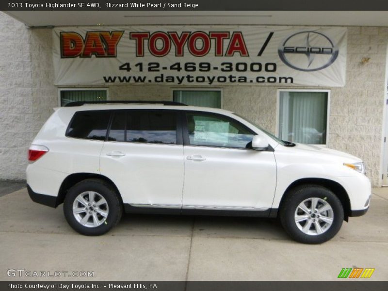 Blizzard White Pearl / Sand Beige 2013 Toyota Highlander SE 4WD