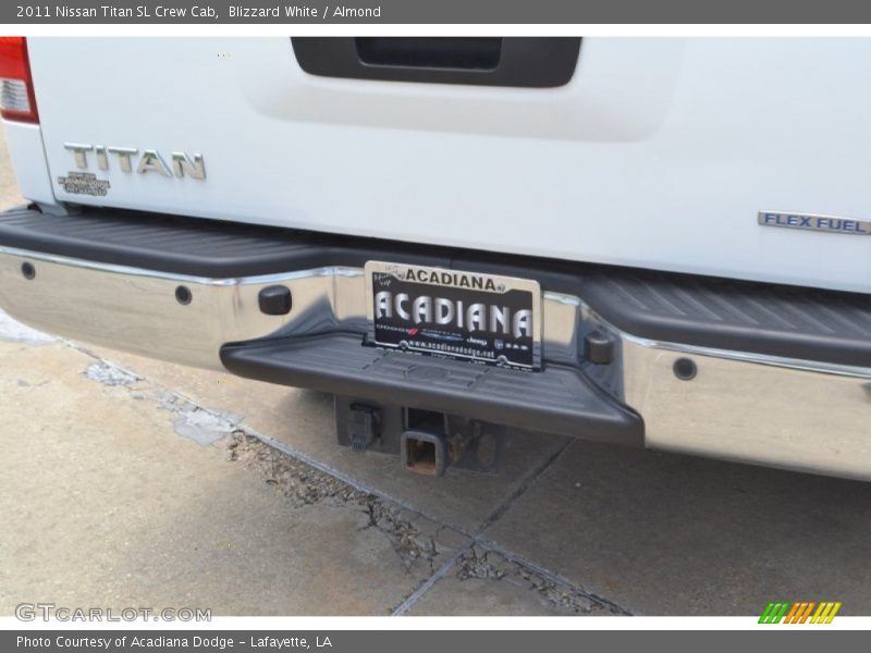 Blizzard White / Almond 2011 Nissan Titan SL Crew Cab