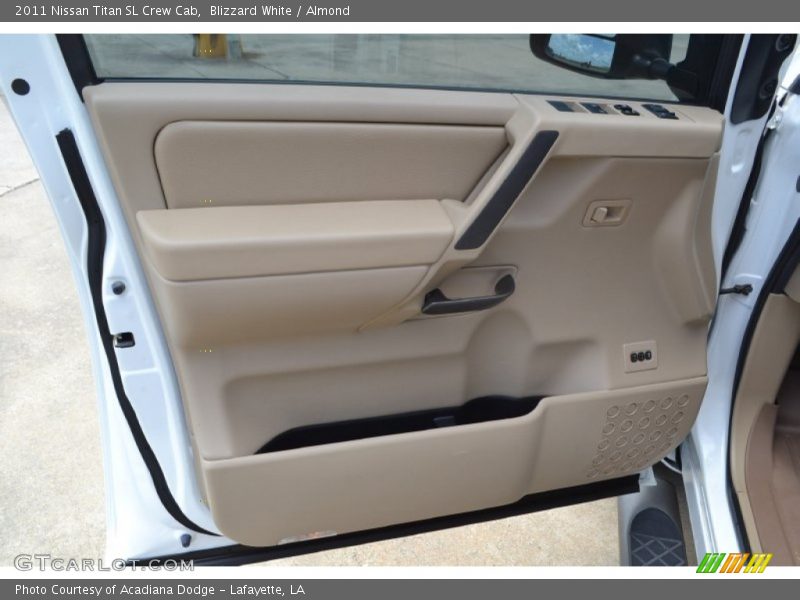 Blizzard White / Almond 2011 Nissan Titan SL Crew Cab