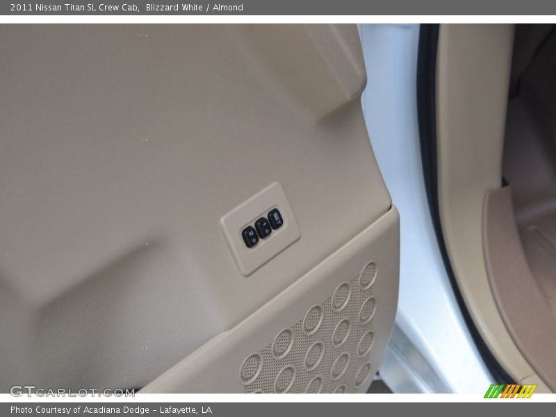 Blizzard White / Almond 2011 Nissan Titan SL Crew Cab