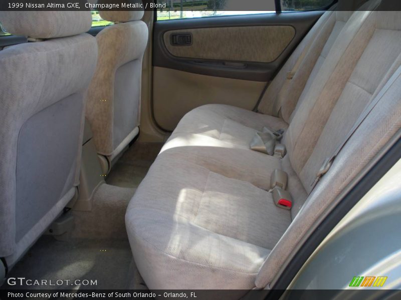 Champagne Metallic / Blond 1999 Nissan Altima GXE
