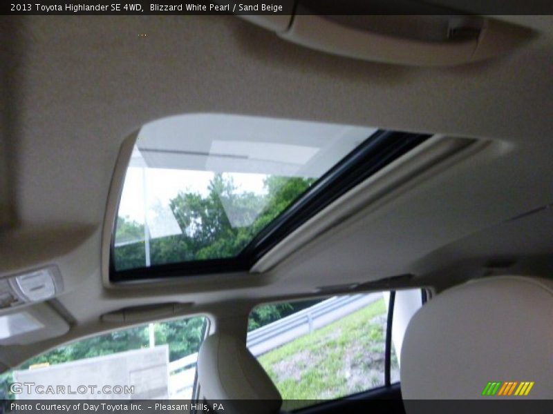 Blizzard White Pearl / Sand Beige 2013 Toyota Highlander SE 4WD