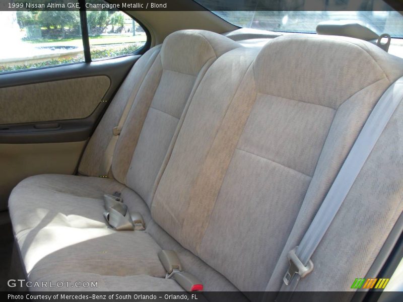 Champagne Metallic / Blond 1999 Nissan Altima GXE