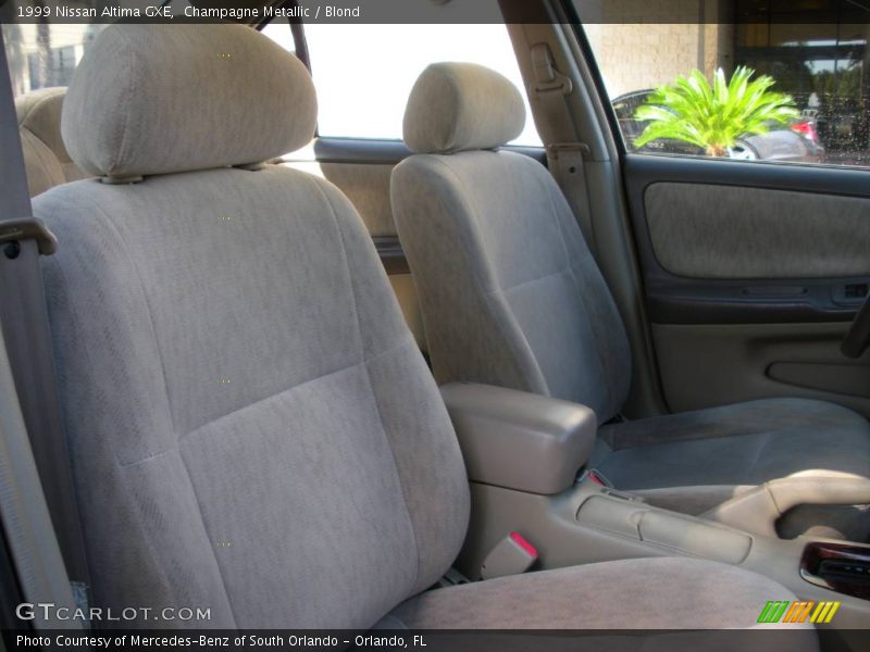 Champagne Metallic / Blond 1999 Nissan Altima GXE